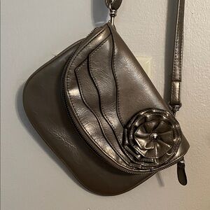 Elegant gold Leather Crossbody Bag